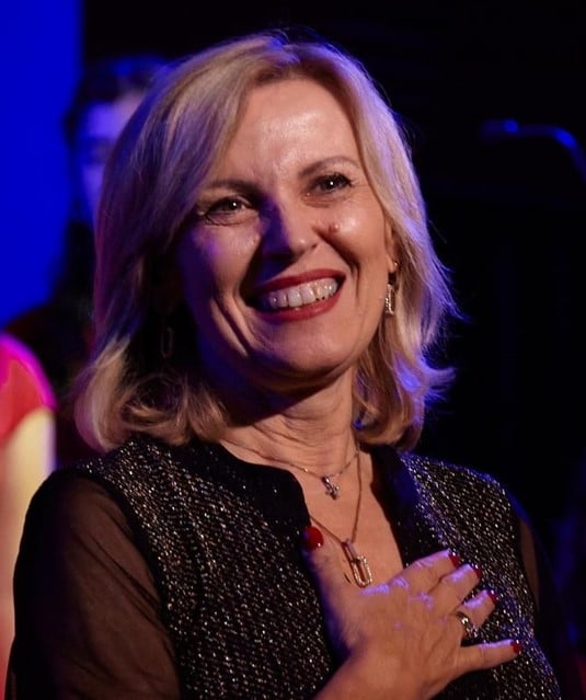 Λώρα Πετροπούλου